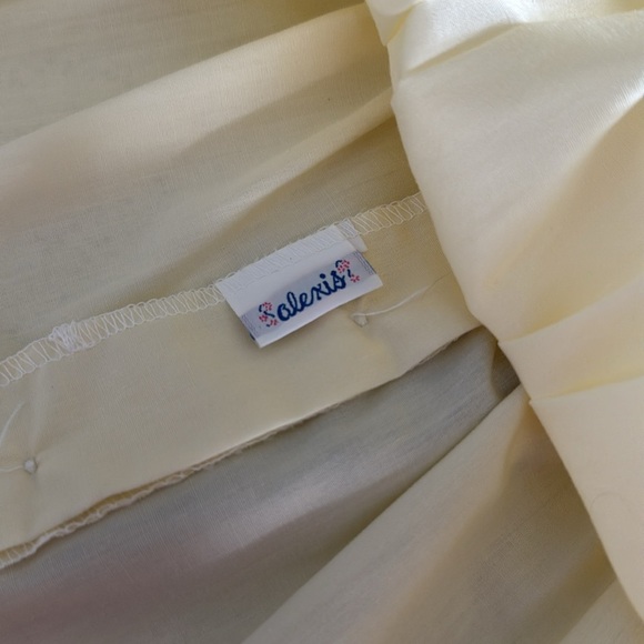 Alexis Kids Formal Dress in Yellow and White ruffles 80’s Vintage - Picture 8 of 12